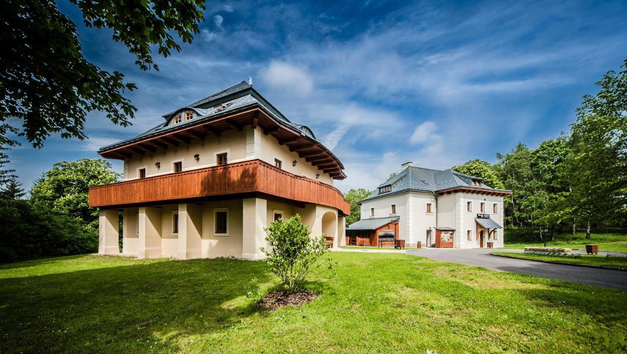 Hotel Kristin Hrádek Decin Exterior foto